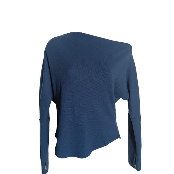 We the Free asymmetrical neckline blue raglan sleeve shirt size M - Picture 2 of 4